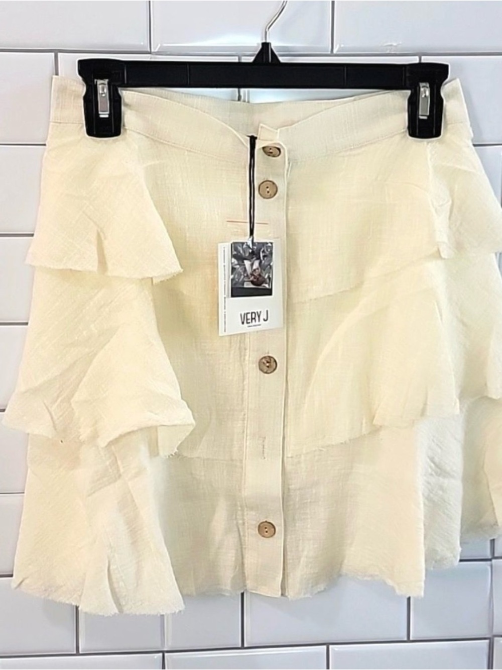 Very J Ivory Ruffle Button-Front Mini Skirt